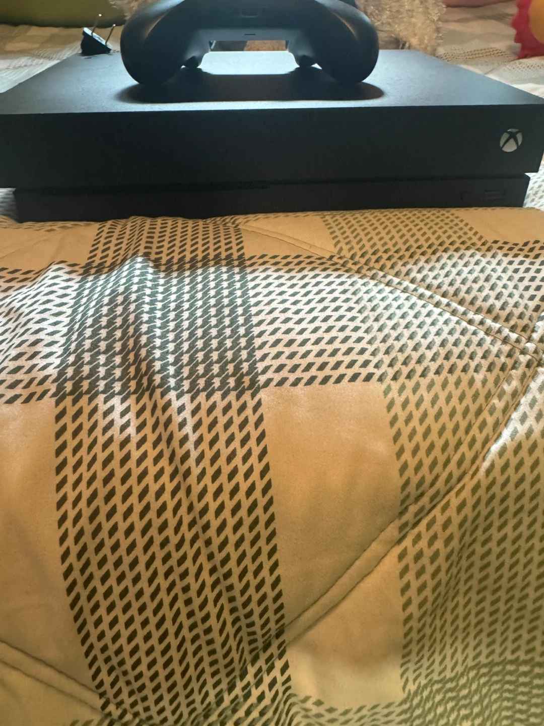 Xbox One X Console with Wireless Controller - photo 2