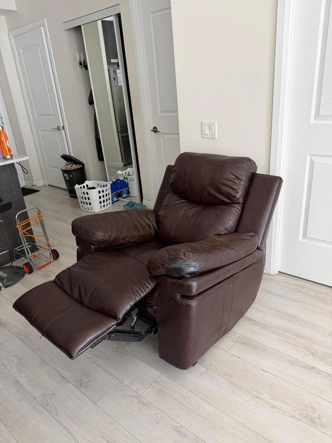 Brown Leather Recliner Chair - photo 4