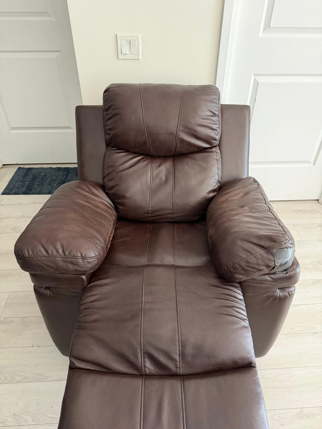 Brown Leather Recliner Chair - photo 5