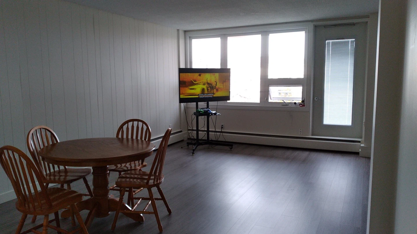 Lease Takeover (NO DEPOSIT REQUIRED) - 2 Bedroom Apartment) - photo 3