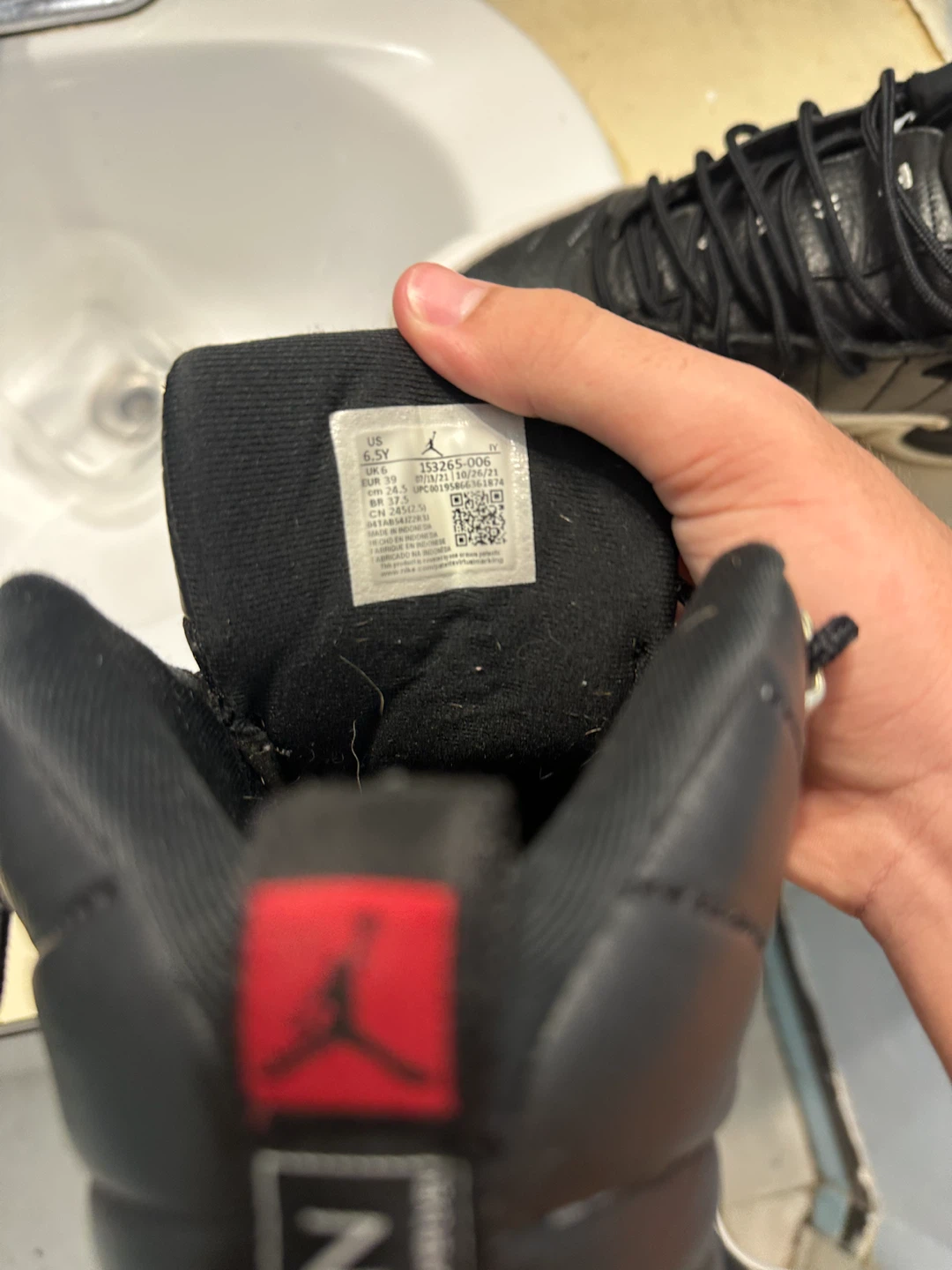 Air Jordan 12 Retro Black White Size 6.5Y - photo 4