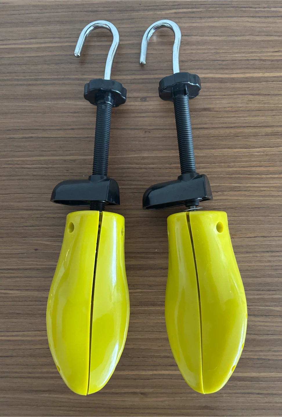 Pair of adjustable shoe stretchers - photo 2