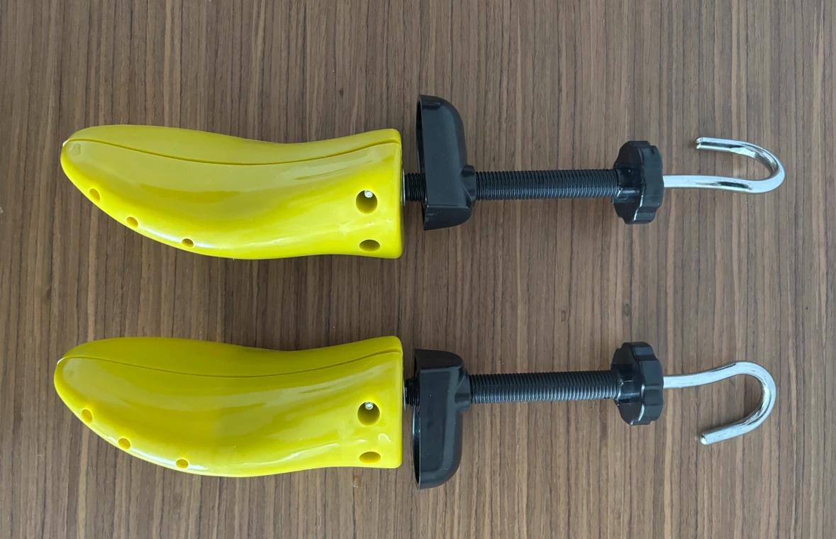 Pair of adjustable shoe stretchers - photo 4