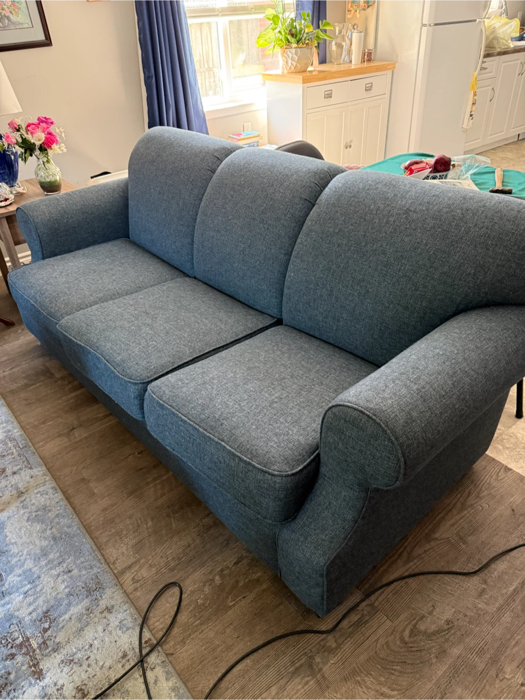 Couch - photo 2