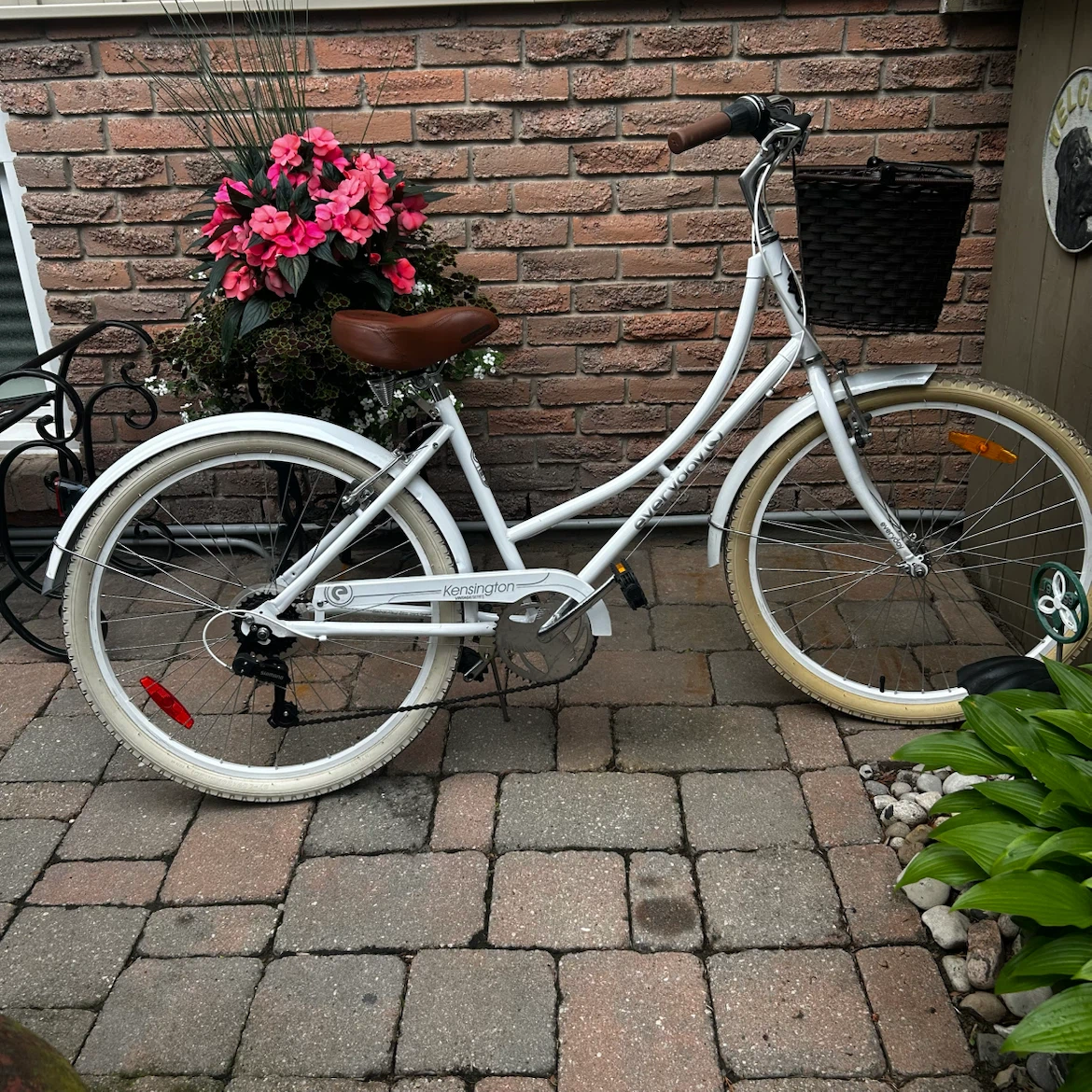 Everyday Kensington Vintage Series Bicycle