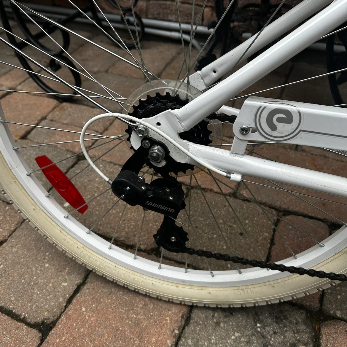 Everyday Kensington Vintage Series Bicycle - photo 2