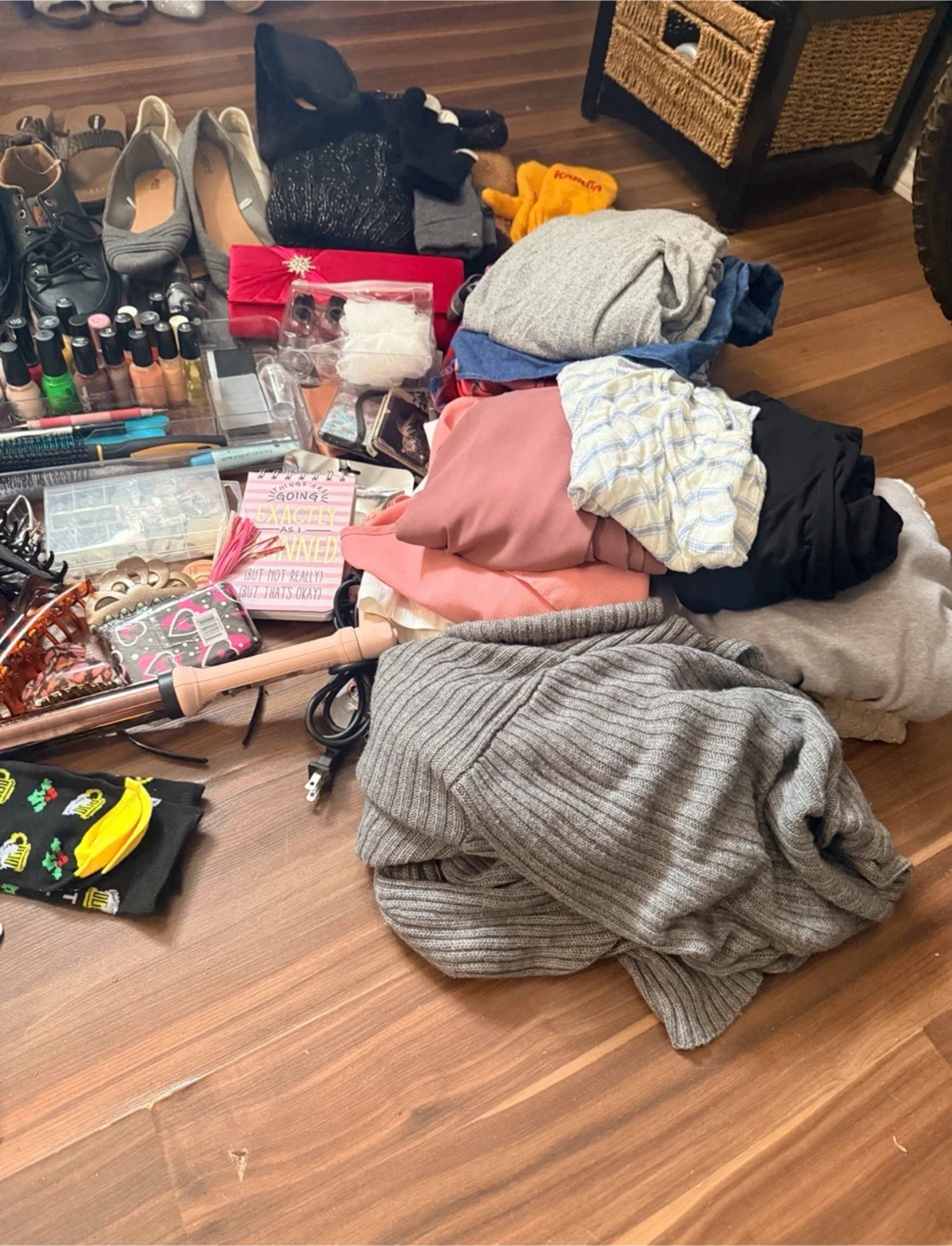 Assorted Women's Clothing and Accessories Bundle - photo 3