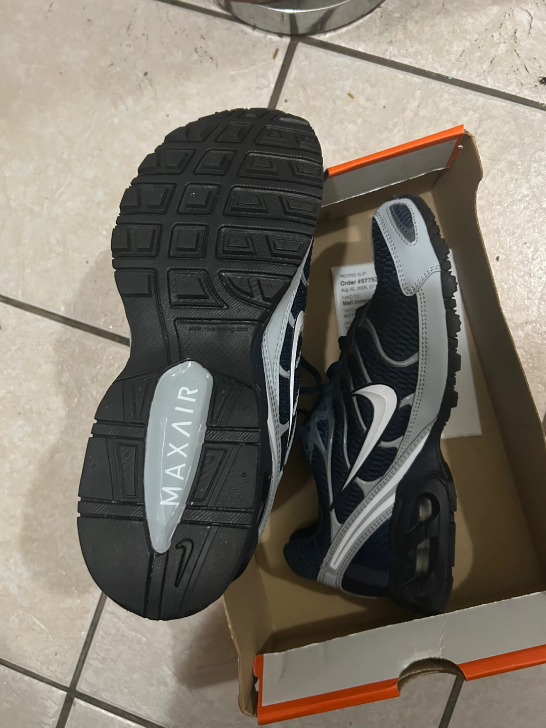 Nike Air Max sneakers, size 10.5 - photo 4