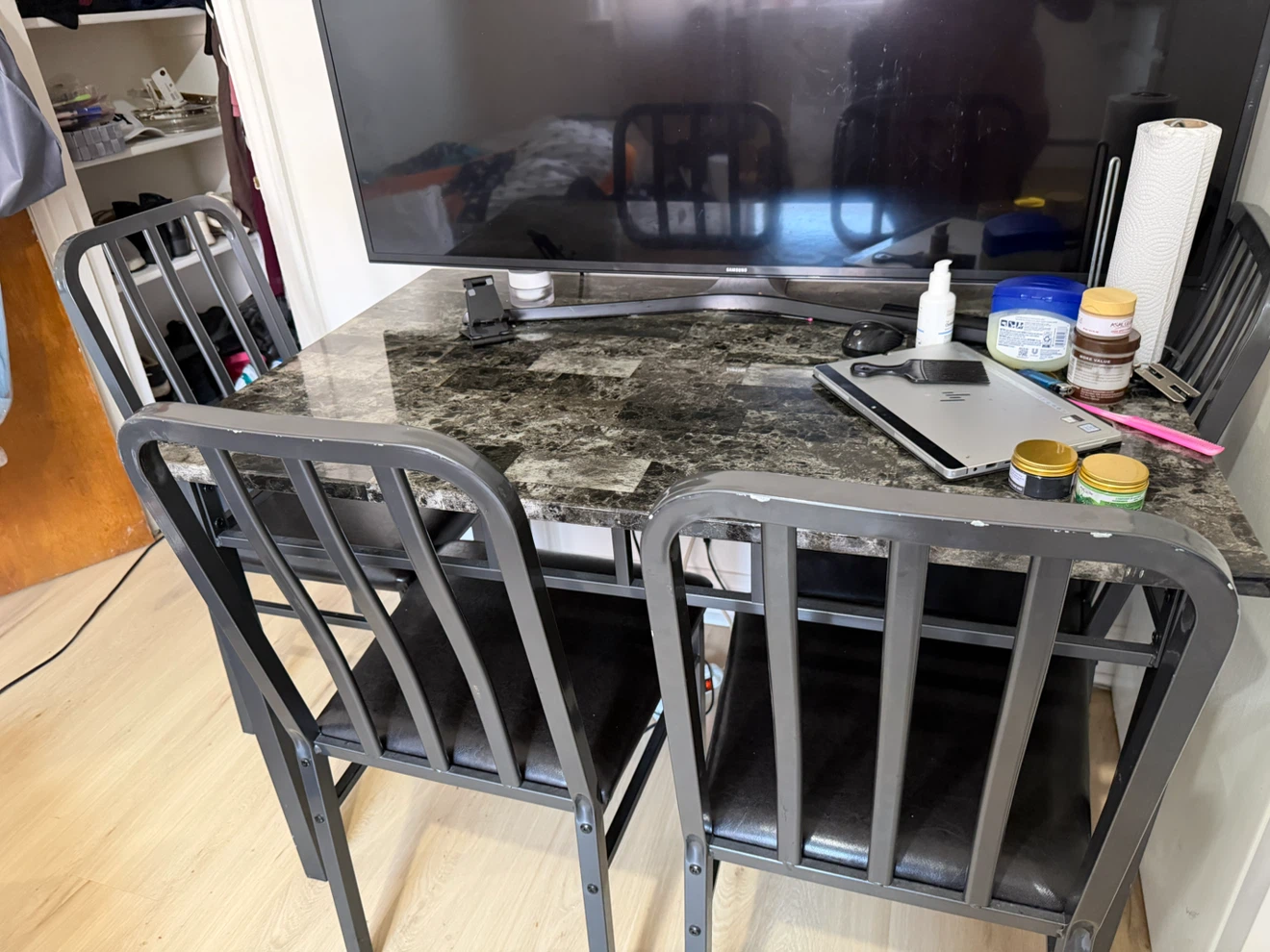 Small Dining Set with 4 chairs - photo 2