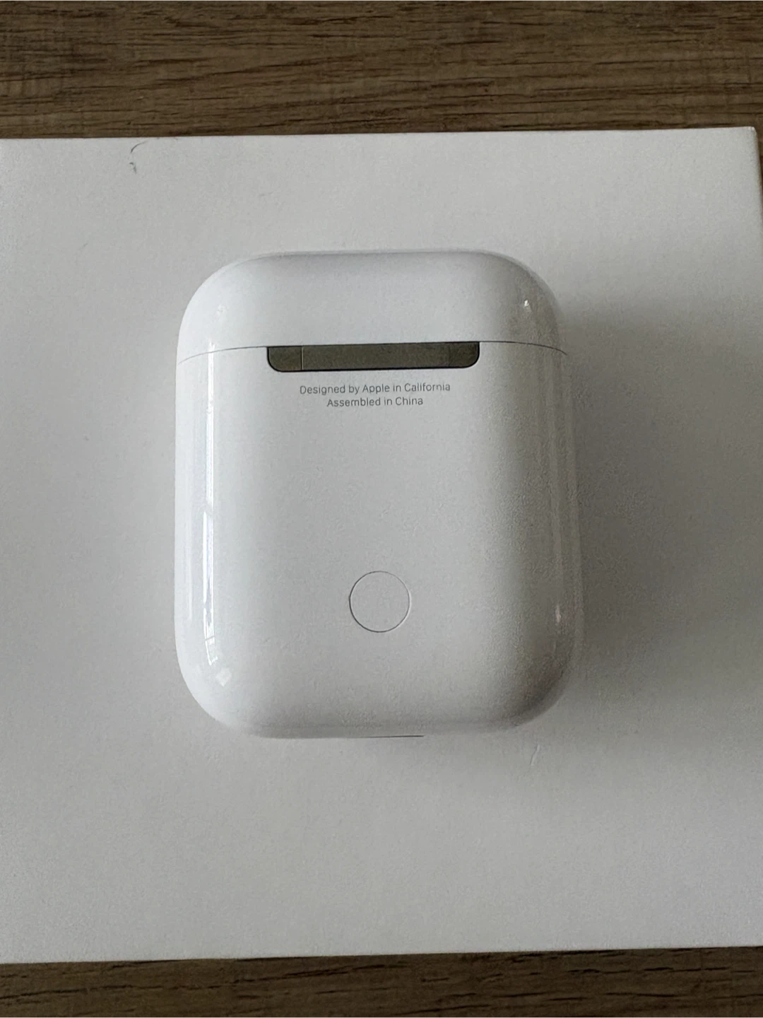 Apple AirPods 2 with Charging Case - photo 2