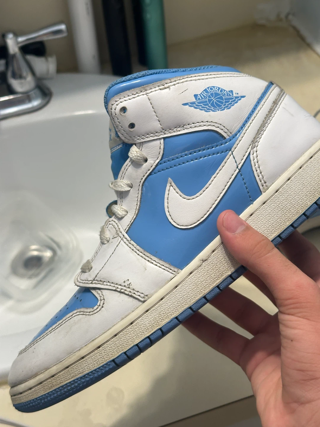 Nike Air Jordan 1 Mid Shoes Size 7Y - photo 2