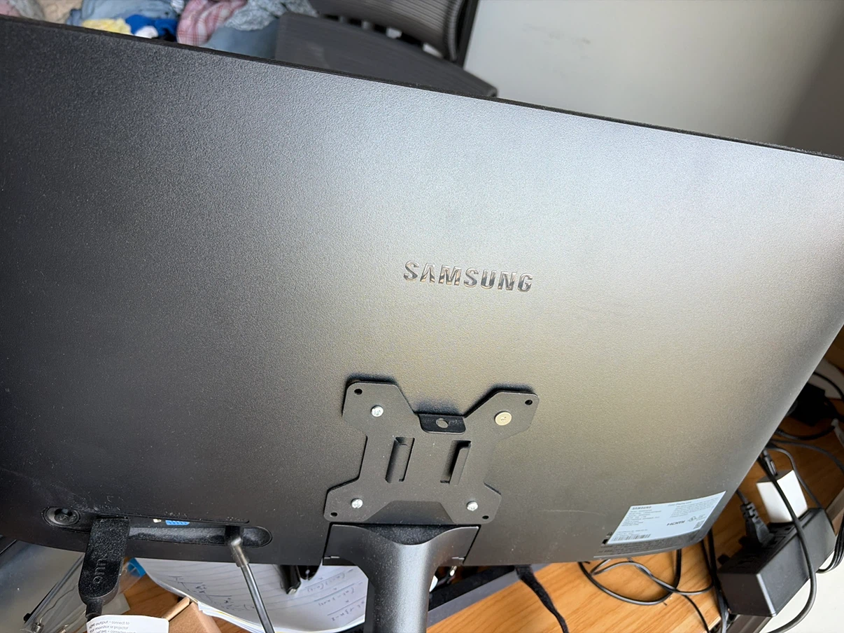 Samsung 24-inch Monitor S24R35 - photo 3
