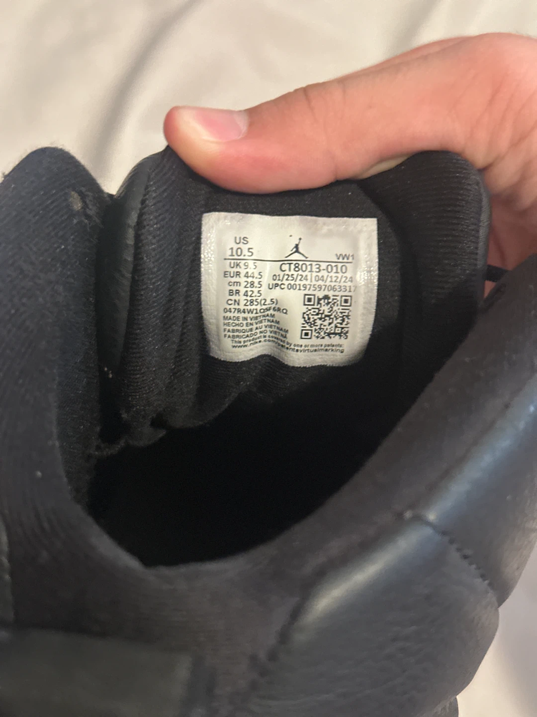 Air Jordan 12 Retro Black/Grey Size 10.5 - photo 4