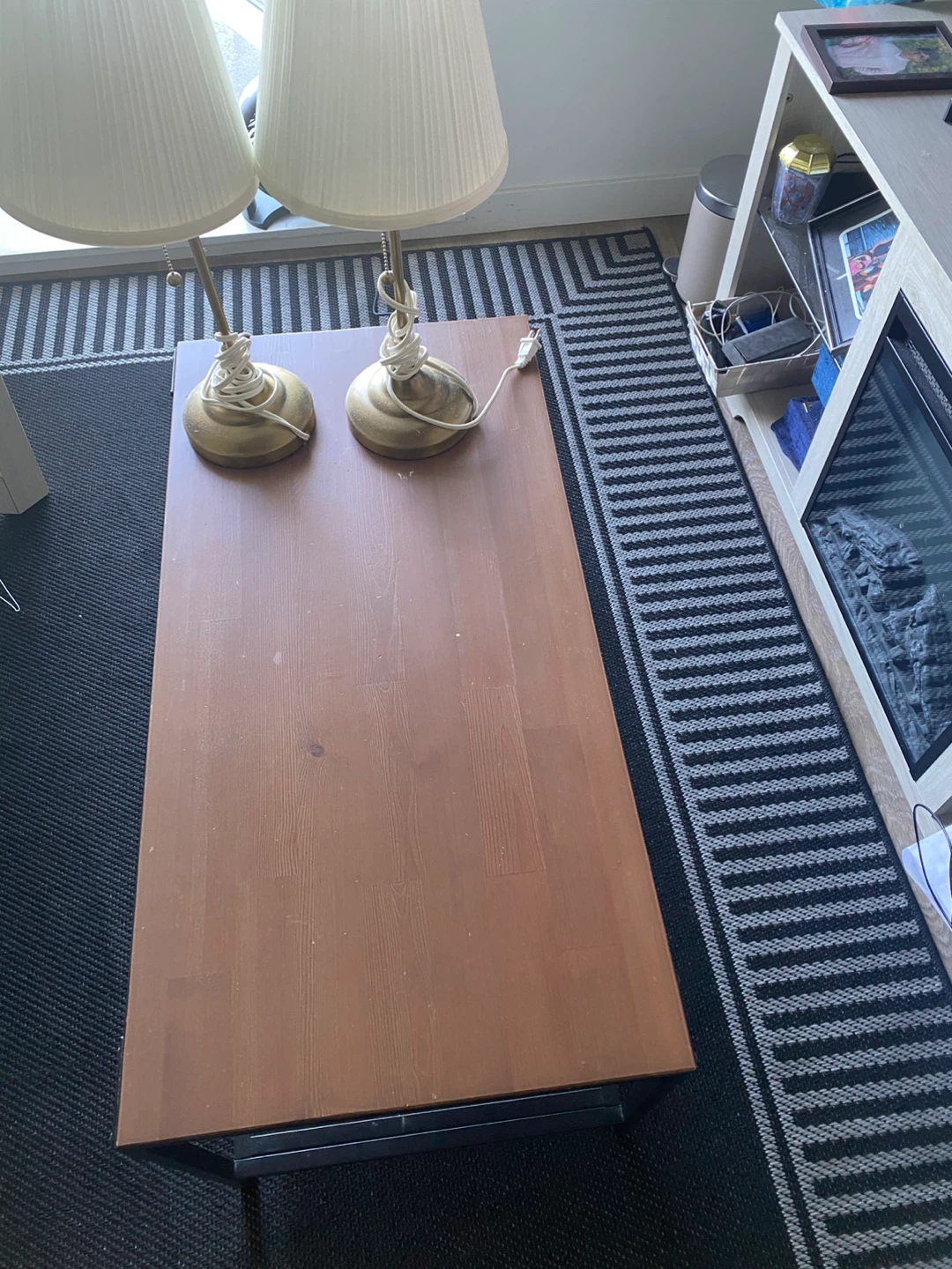 Coffee Table, 2 Table Lamps & Small Fan – Great Condition - photo 3