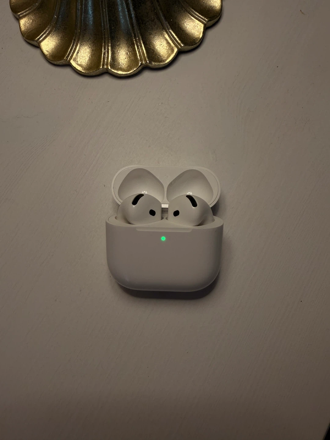 Apple AirPods 4 (standard) - Great Condition