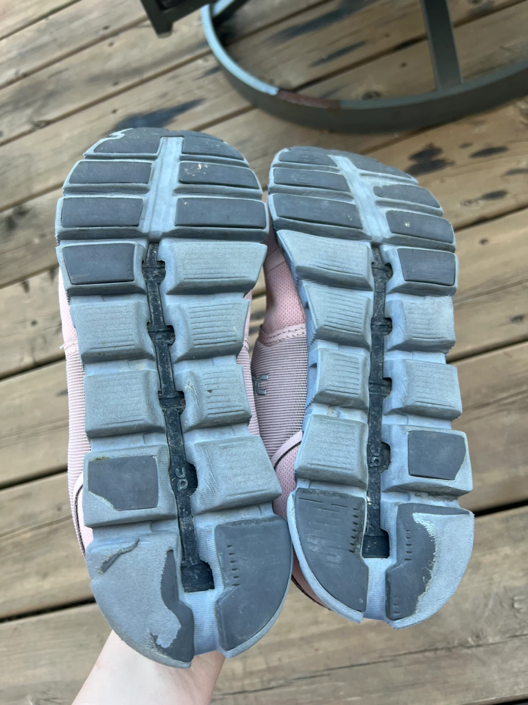 Woman’s On Running Cloud Waterproof Sneakers size 9 - photo 3