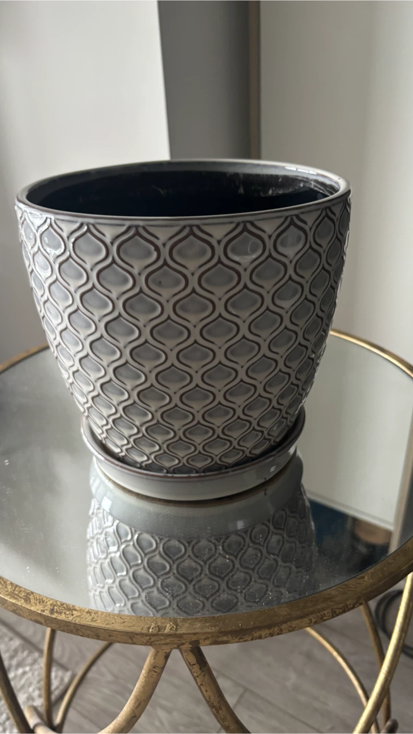 Ceramic Plant Pot with Saucer