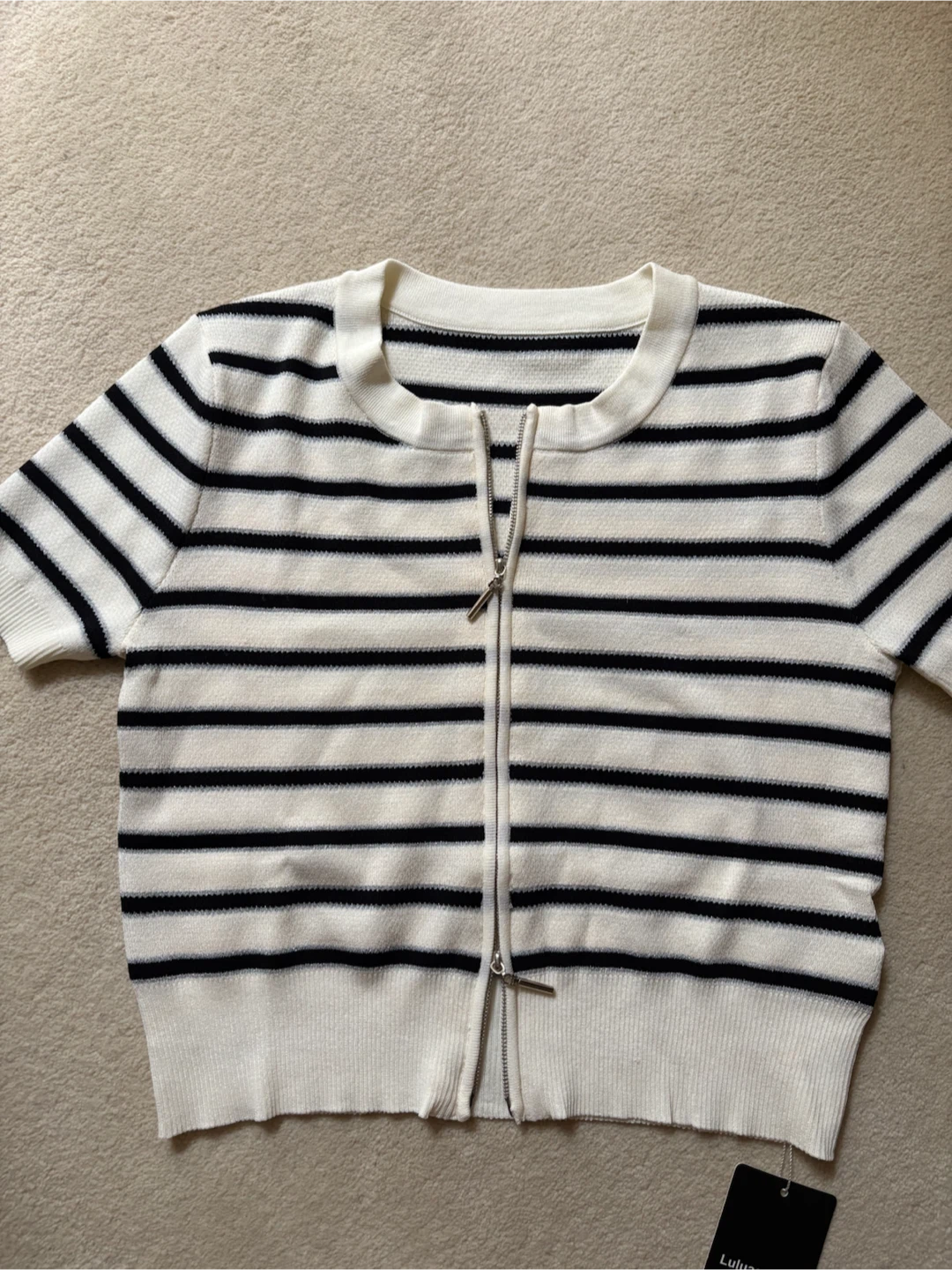 Women’s Short-Sleeve Top - photo 3