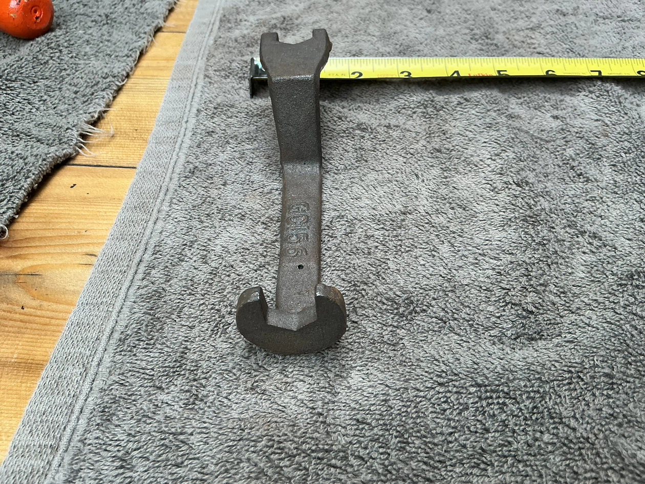 Can Anyone Tell Me Anything About GC156 Cast Iron Wrench ? - photo 5