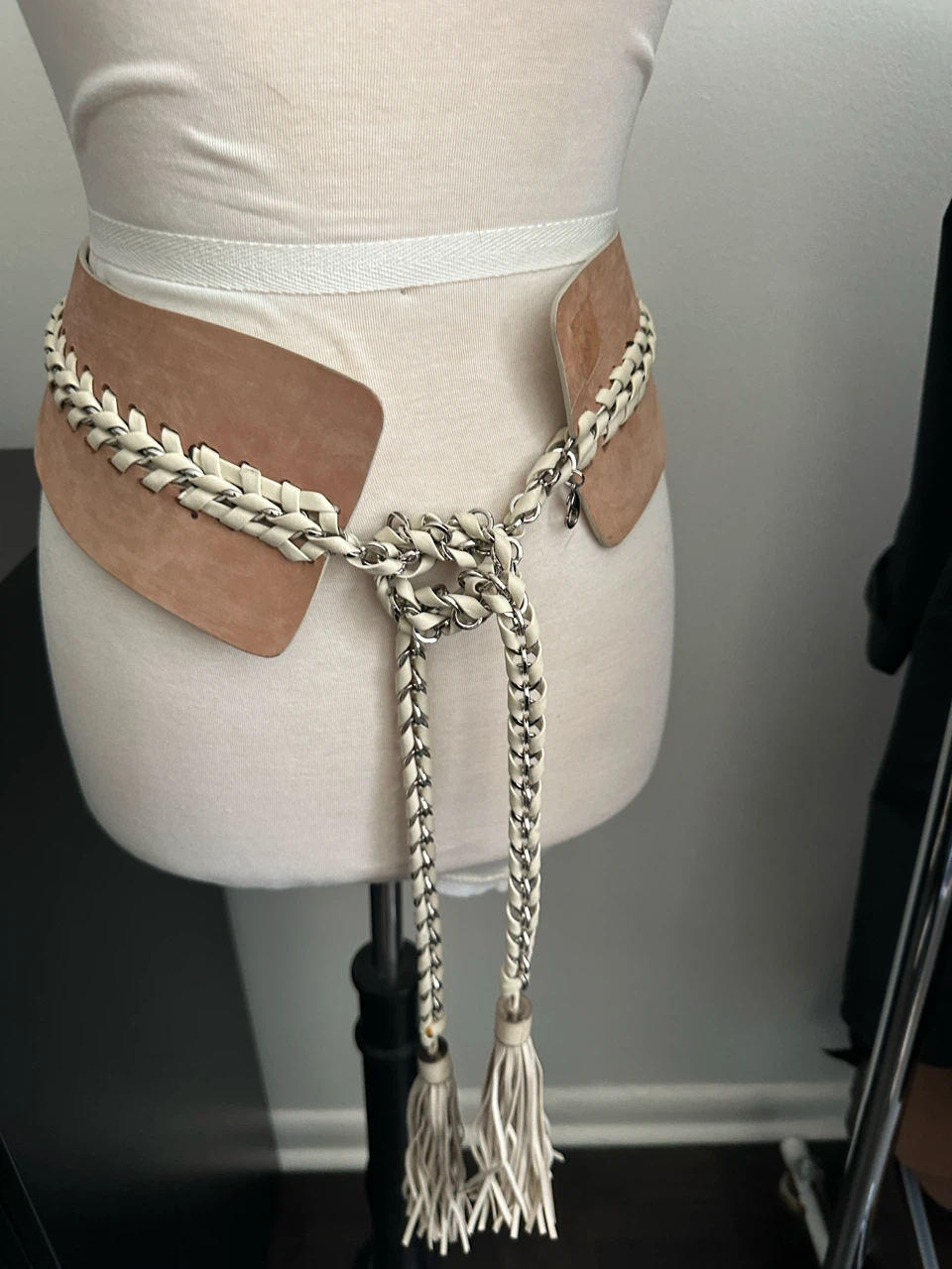 Wide reversible Leather Belt with Chain Detail and Tassels - photo 3