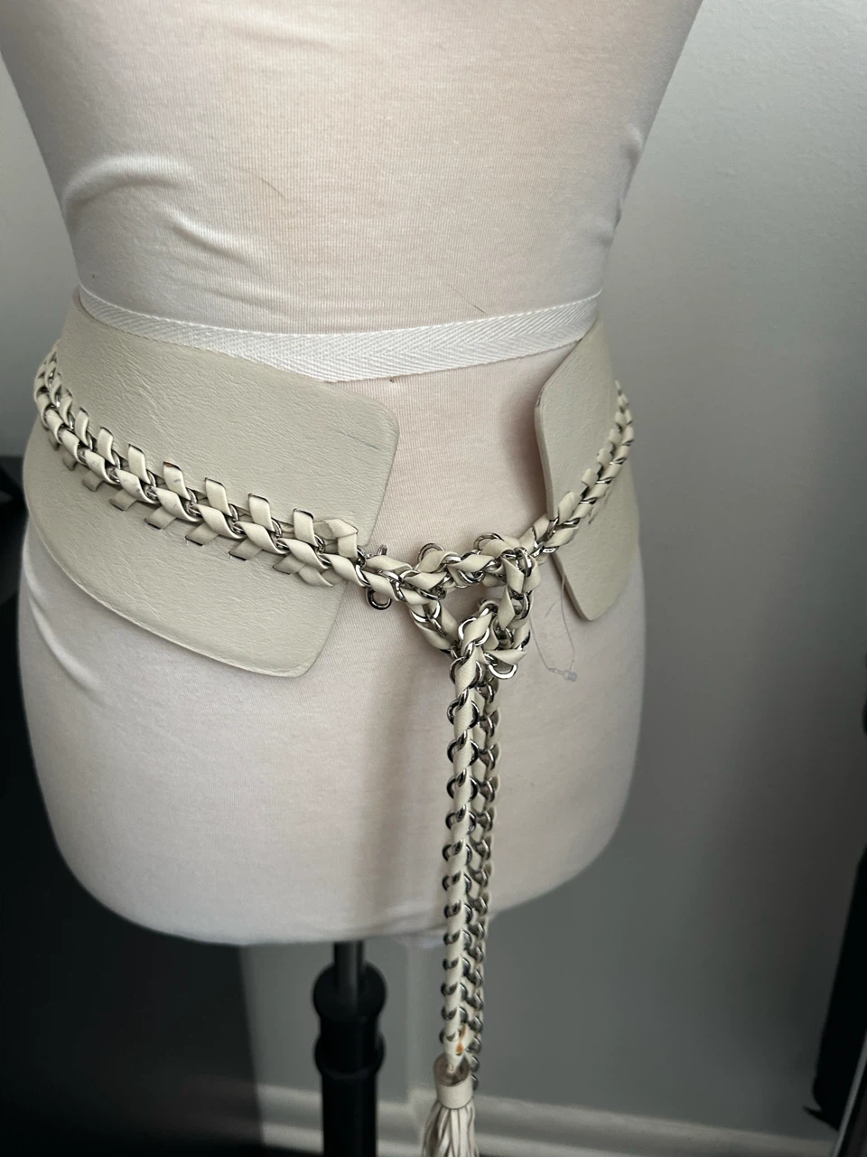 Wide reversible Leather Belt with Chain Detail and Tassels - photo 4