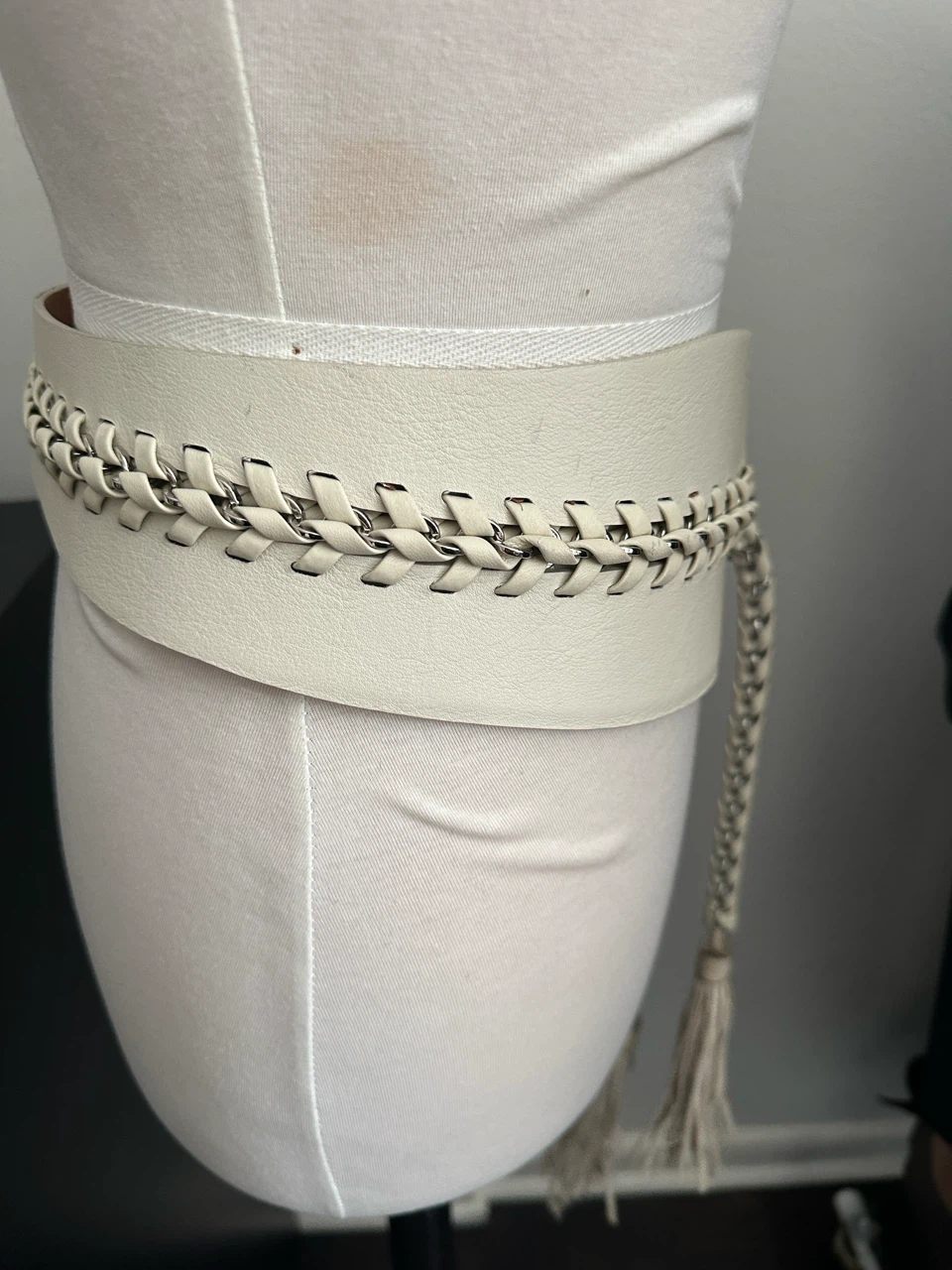 Wide reversible Leather Belt with Chain Detail and Tassels - photo 5