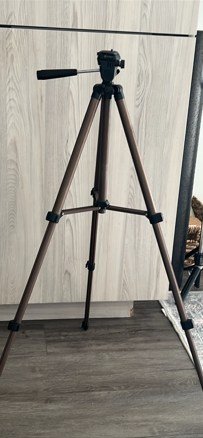 Amazon Basics 50-inch Lightweight Camera Tripod