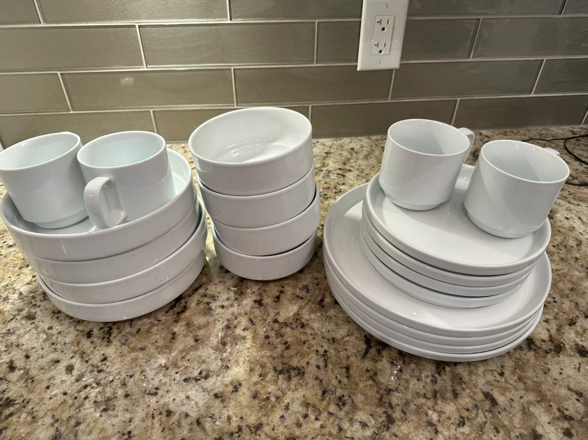 White Dinnerware Set with Plates, Bowls, and Mugs - photo 5