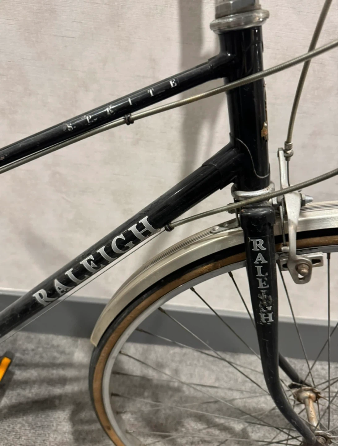 Vintage Raleigh Sprite Mixte City Bike – Shimano – $199 - photo 2