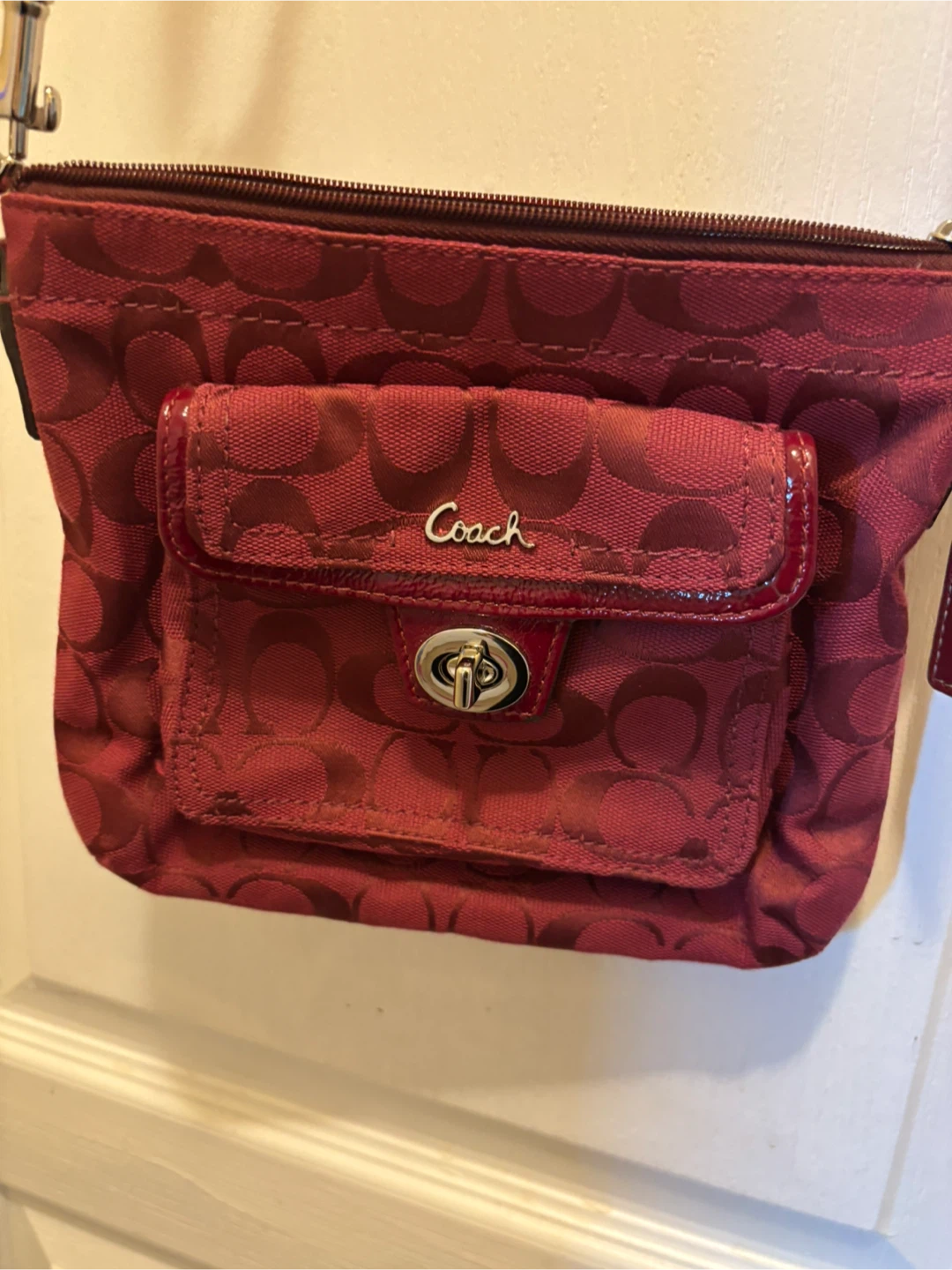 Coach Signature Canvas Pocket Swing Pack - Crimson