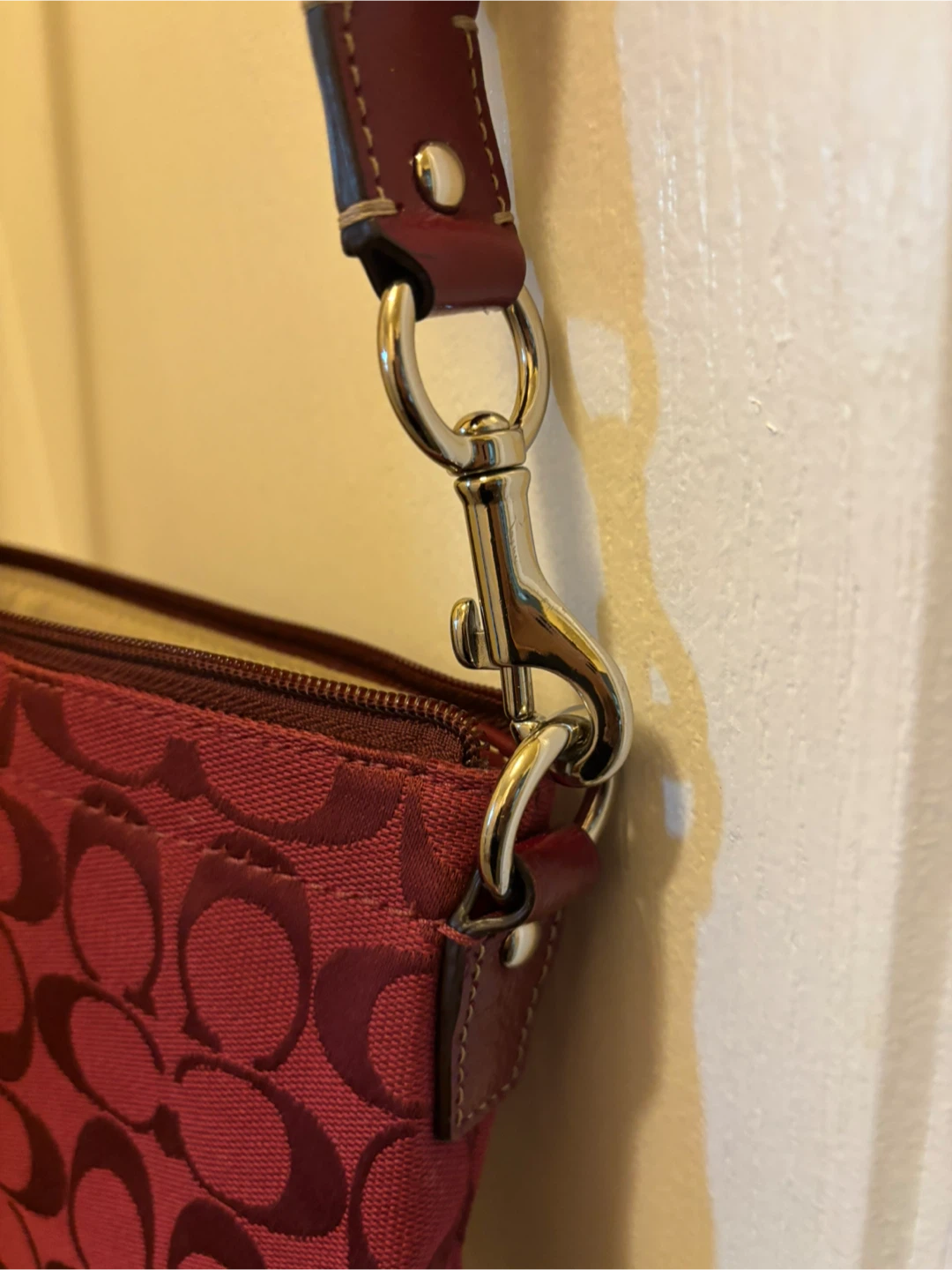 Coach Signature Canvas Pocket Swing Pack - Crimson - photo 4
