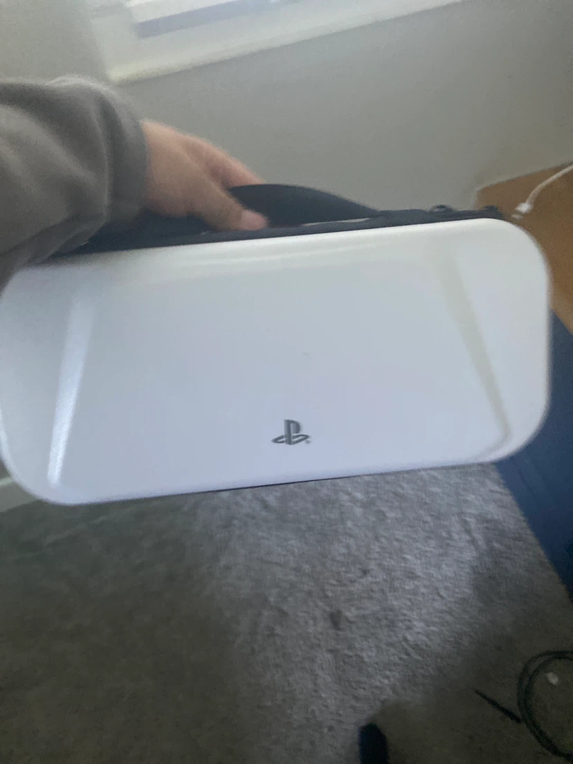 Selling PS portal with the case - photo 2