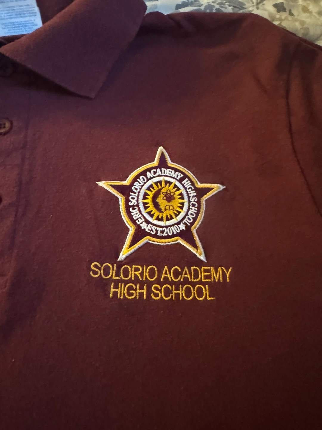 3 playeras y 1 sudadera  escuela