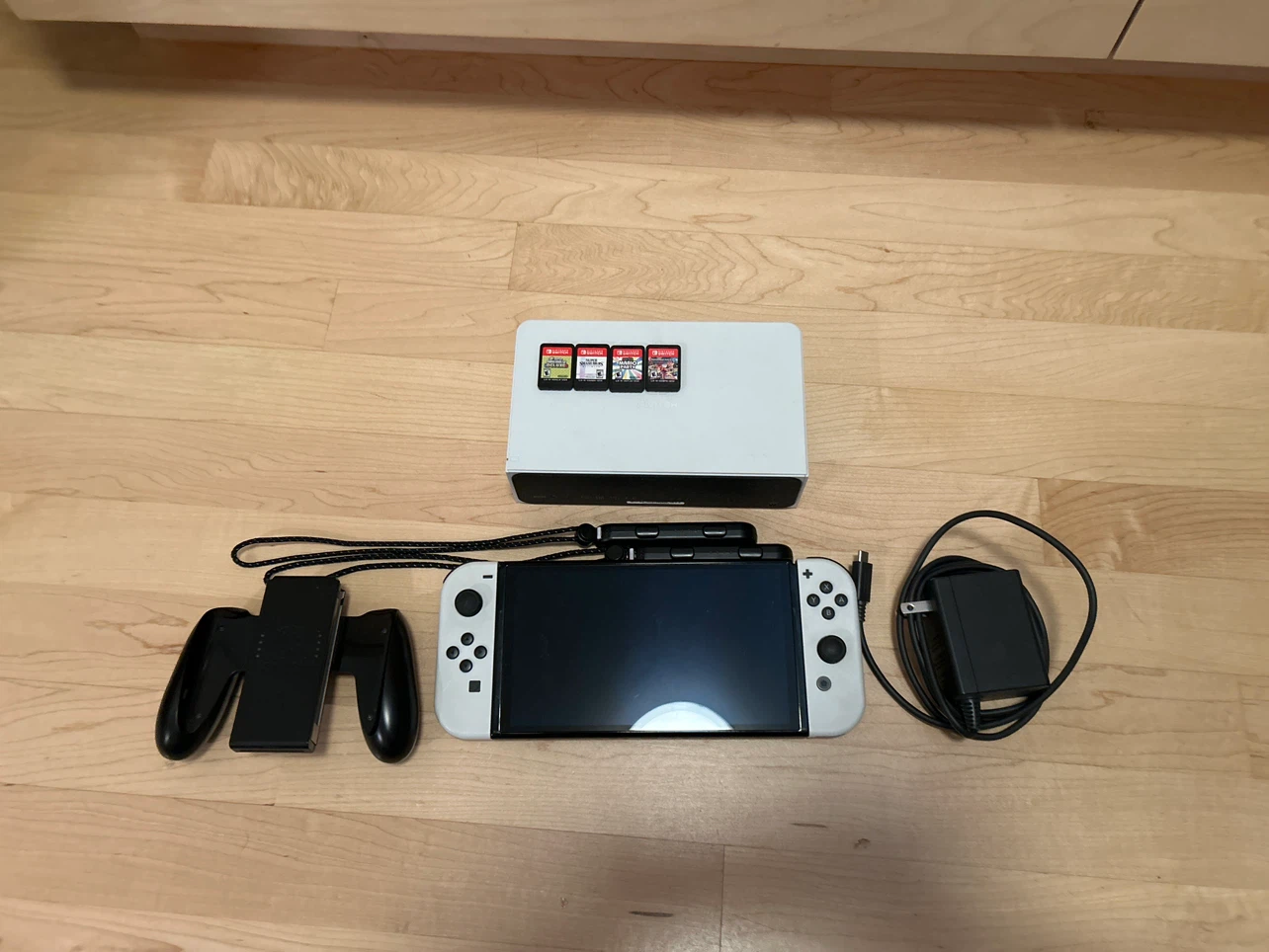Nintendo Switch OLED White - photo 4