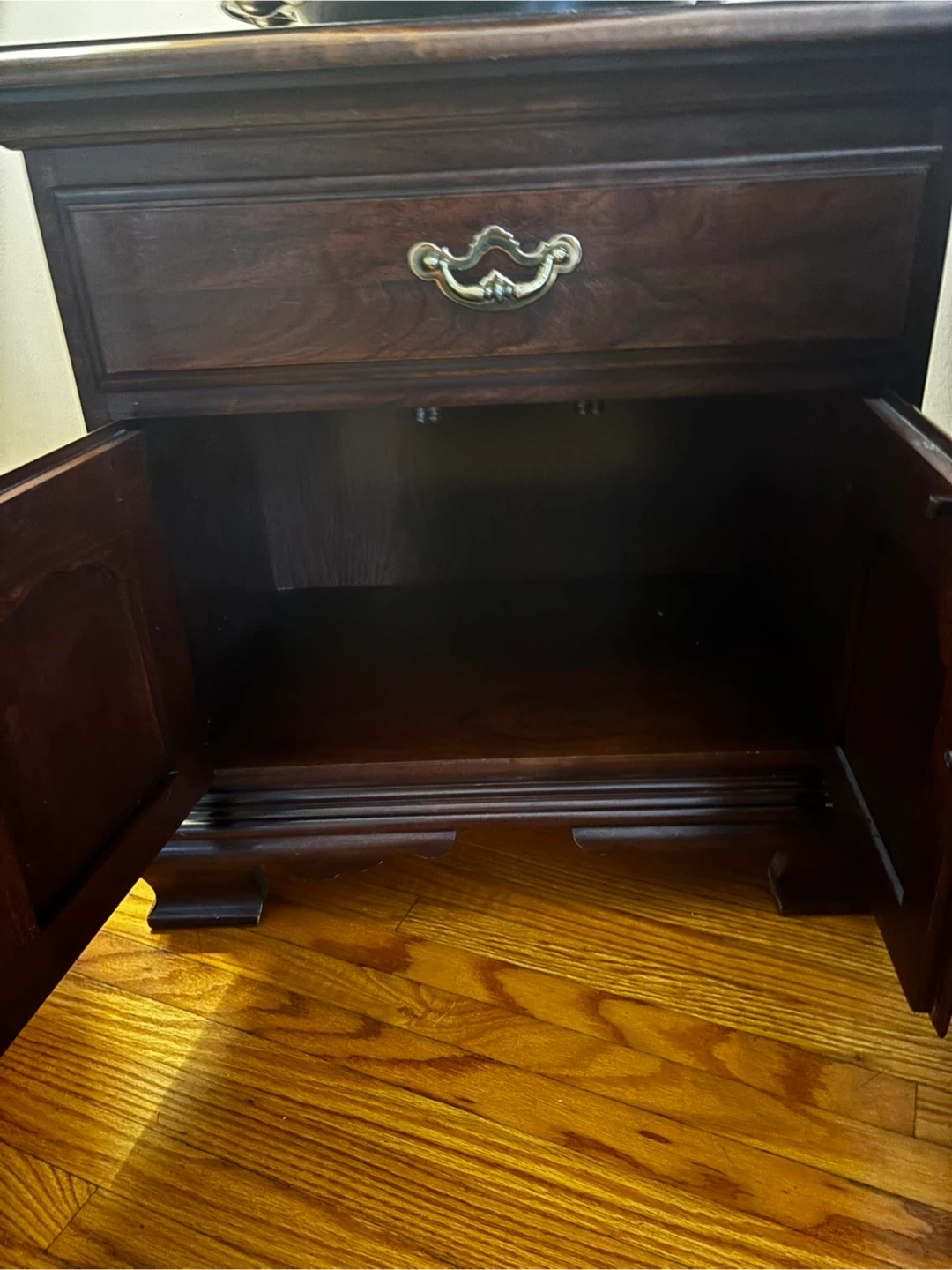 Solid Wood End Tables x2 - photo 4