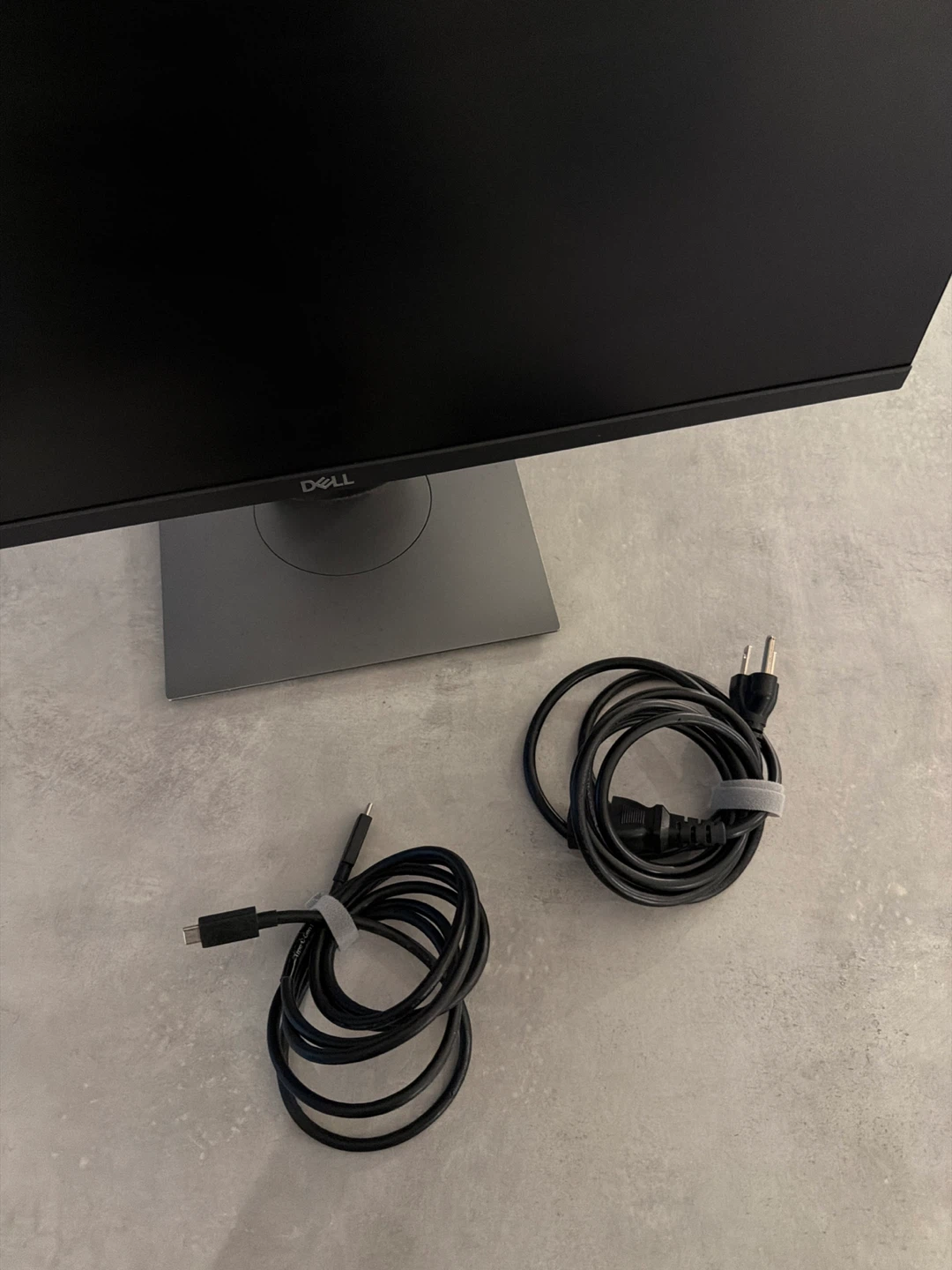 NEW Dell Monitor - photo 3