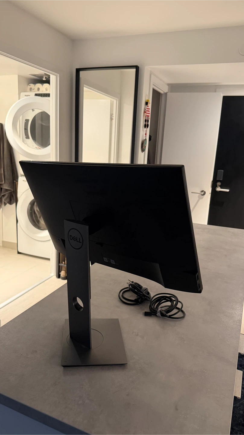 NEW Dell Monitor - photo 4
