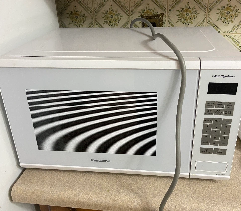 Panasonic NN-SG636W Microwave Oven - photo 3