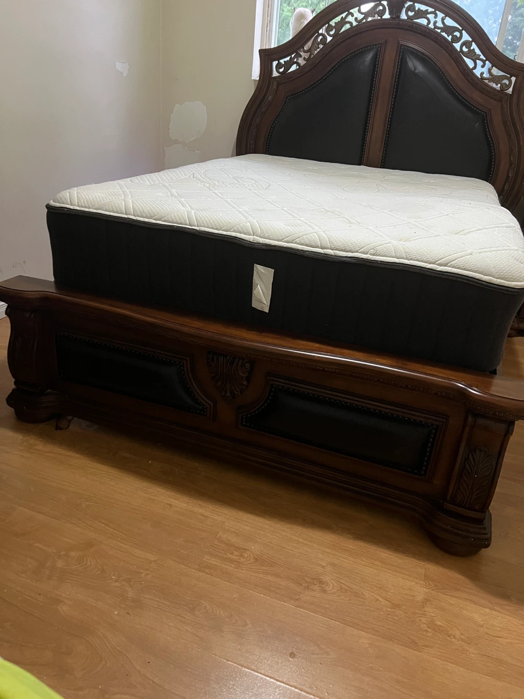Queen size bedroom set solid wood & leather, - photo 3