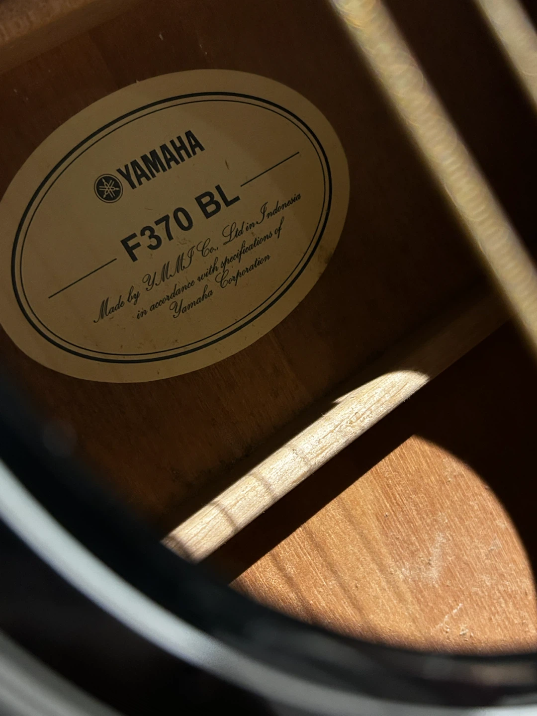 Yamaha F370 BL Acoustic Guitar - photo 5
