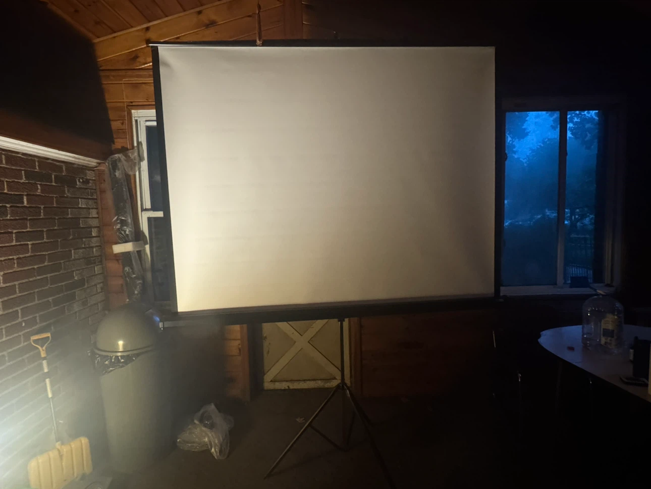 Projector screen