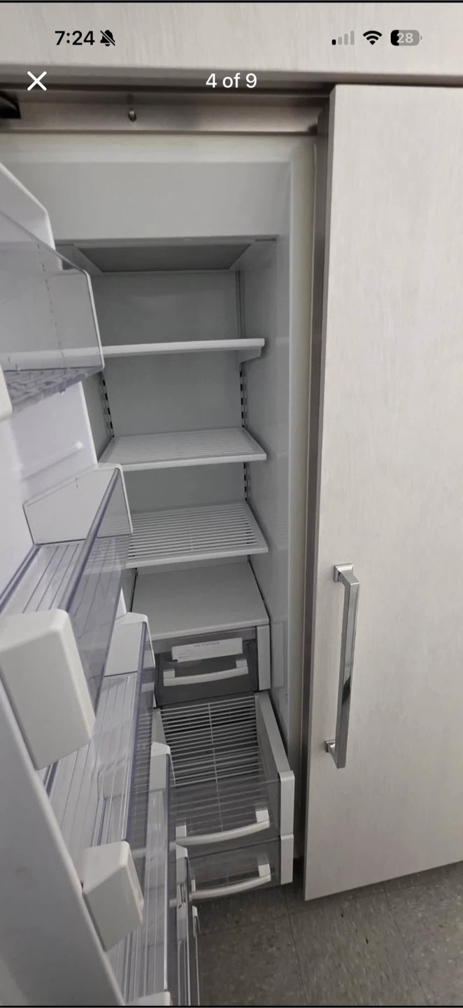 Sub Zero Refrigerator - photo 4