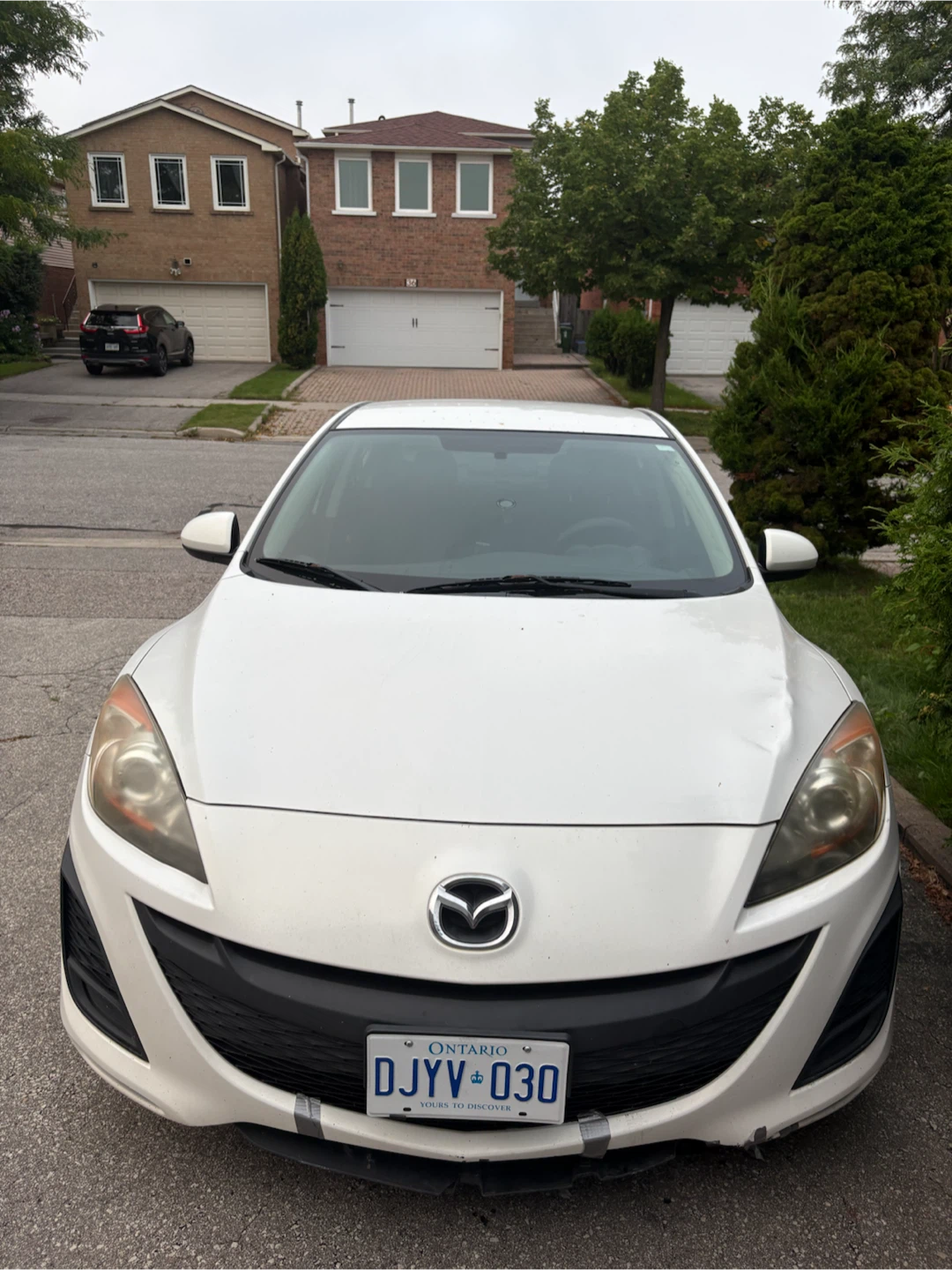 White 2011 Mazda 3 Sedan 275km