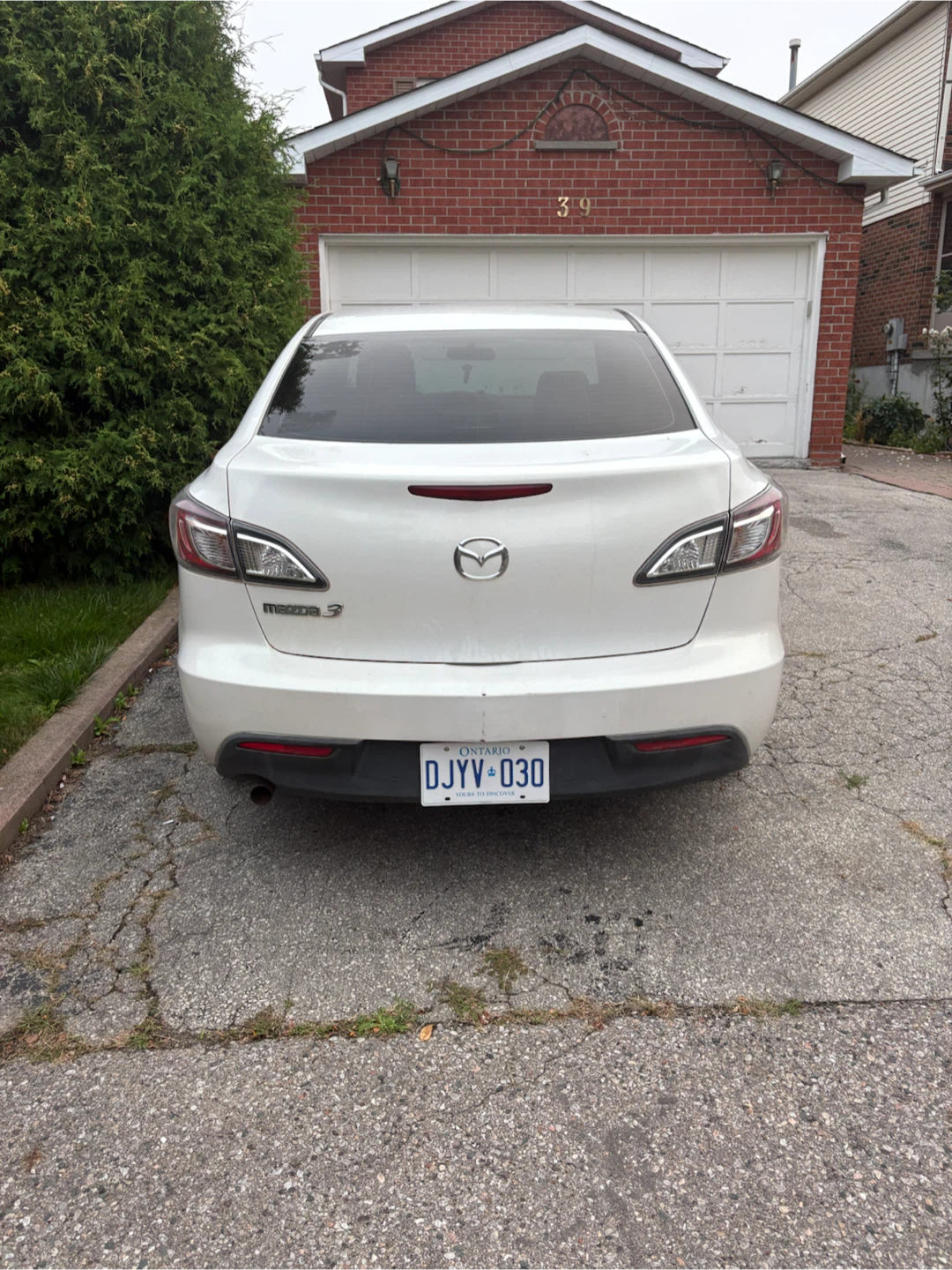White 2011 Mazda 3 Sedan 275km - photo 4