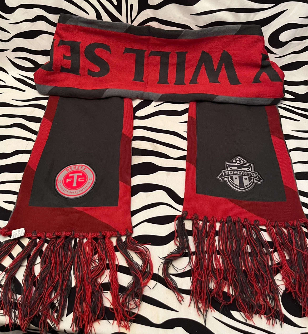 ⚽️ Toronto FC 2020 "All For One / They Will See Red" scarf ⚽️ - photo 2