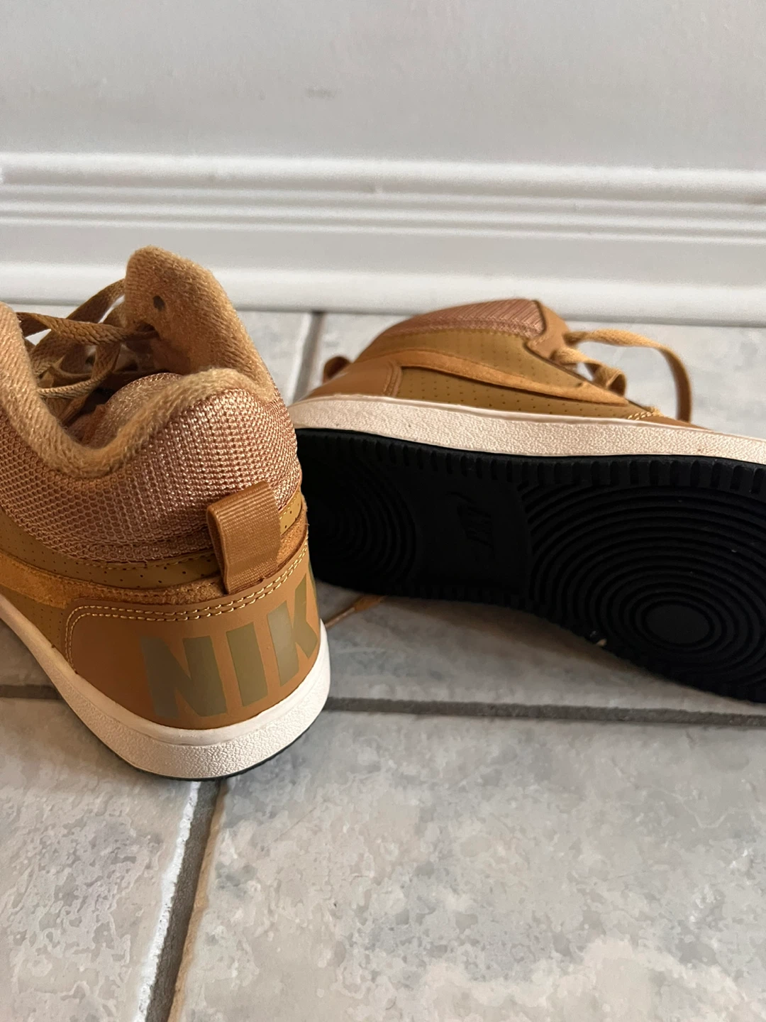 Kids 5.5Y Nike Court Borough - photo 3