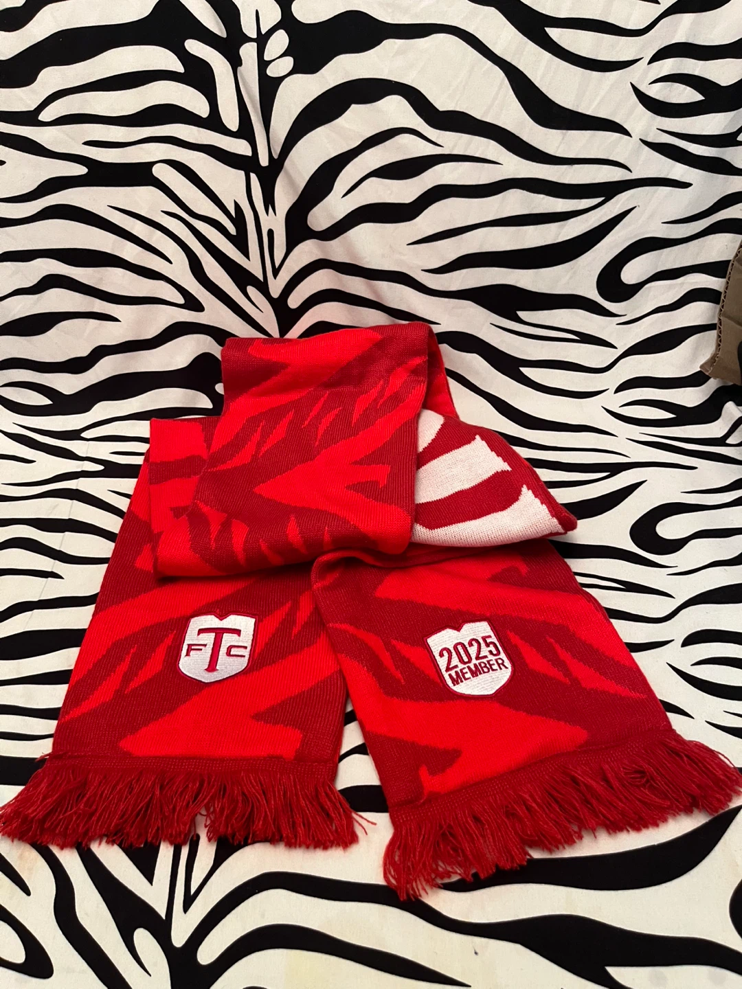 ⚽️ Official Toronto FC 2025 Member/Season Ticket Holder scarf ⚽️ - photo 5