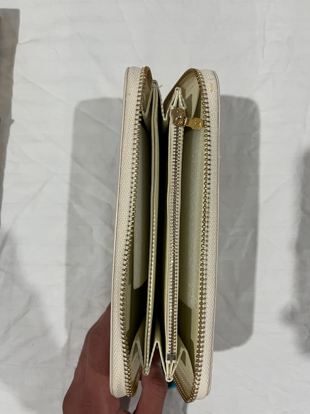 Louis Vuitton Damier Azur Zippy Wallet - photo 4