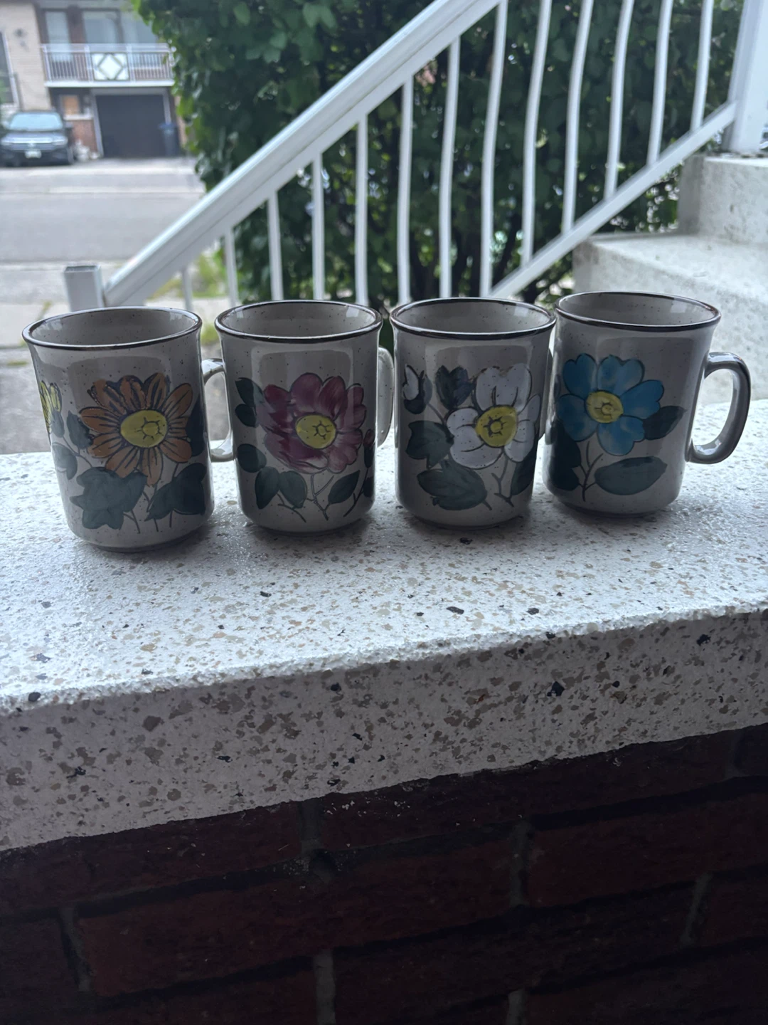 Set of 4 Vintage Floral Ceramic Mugs