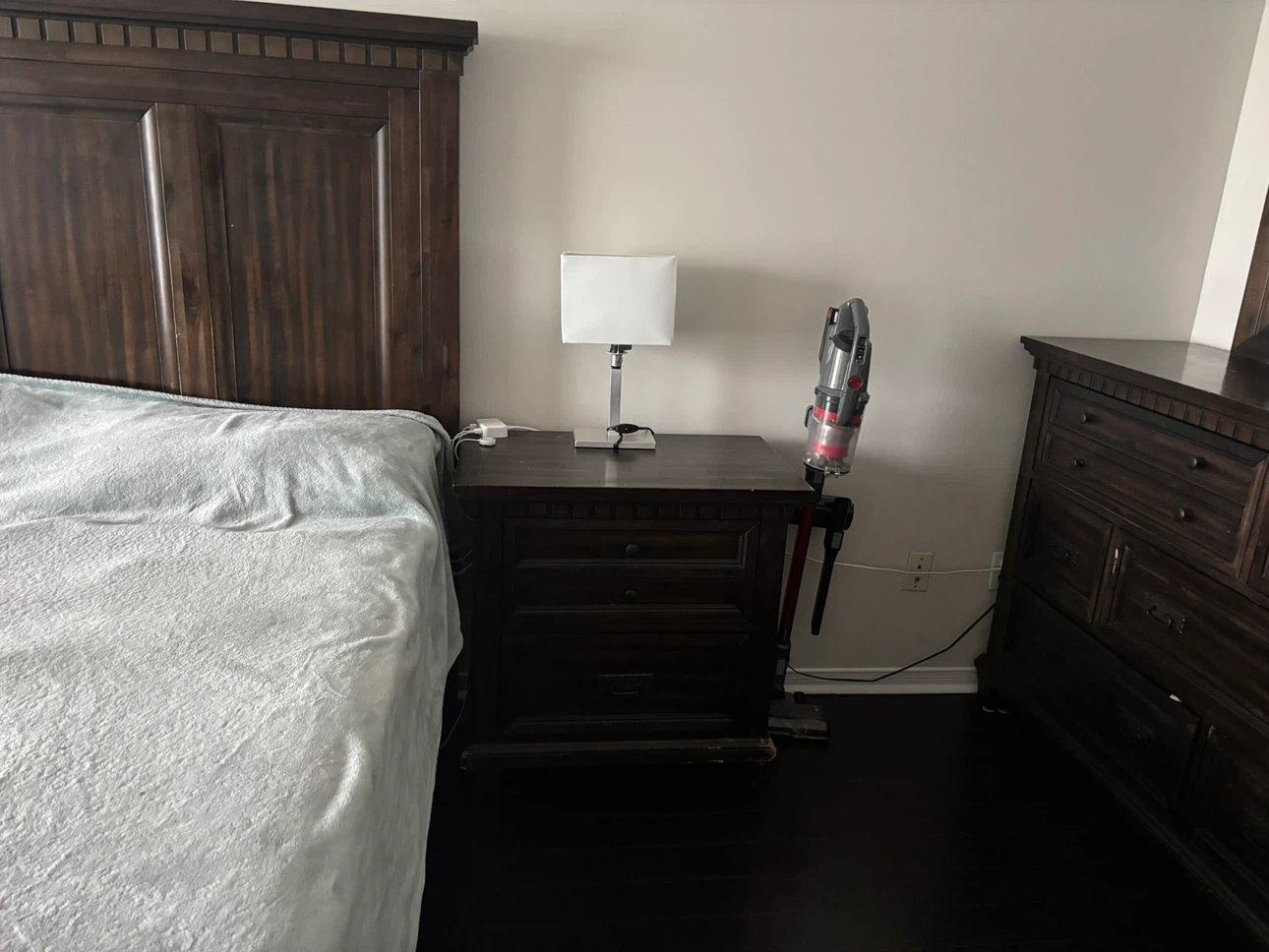 Dark Wood Bedroom Furniture Set - photo 2